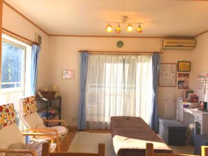 木漏れ日あふれる女性専門 頭痛整体 Heart＋施術室